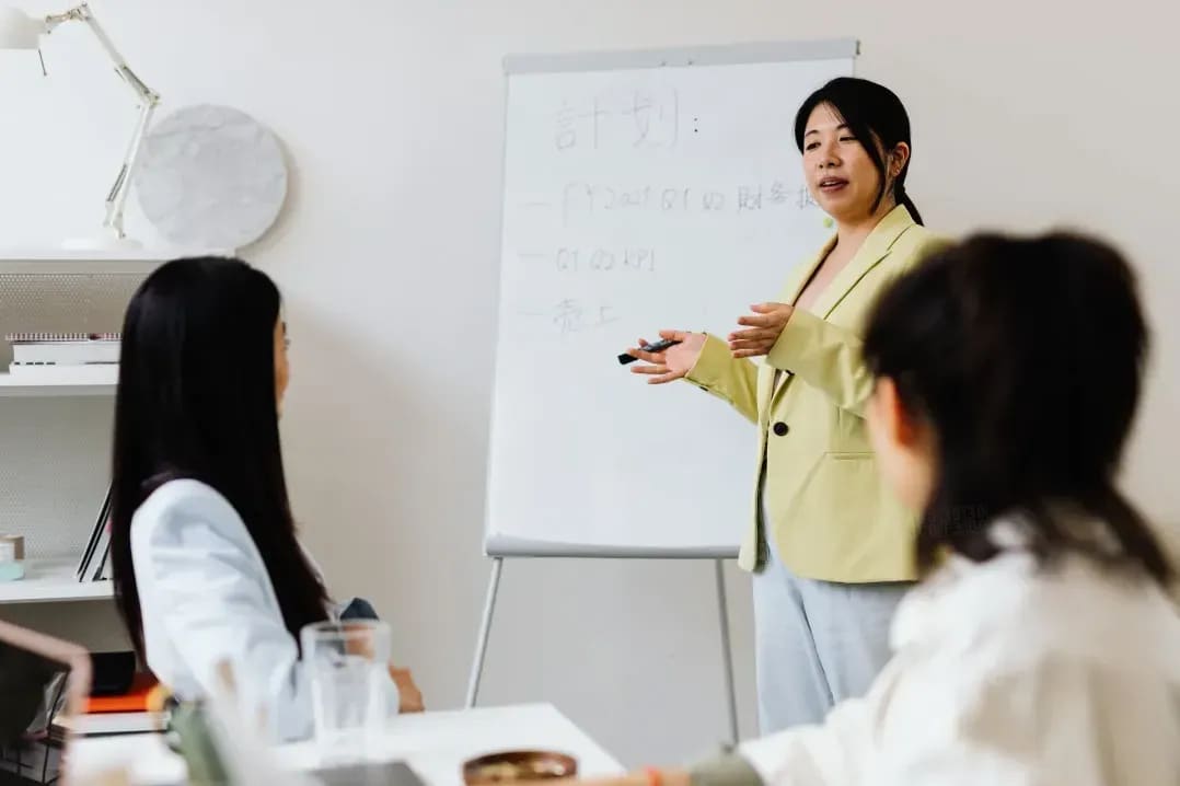 若手社員の成長を支える実践型トレーニングとは